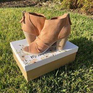 NWT Lauren Peep Toed Booties